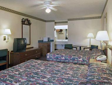 Super 8 Donna Hotel Quarto foto